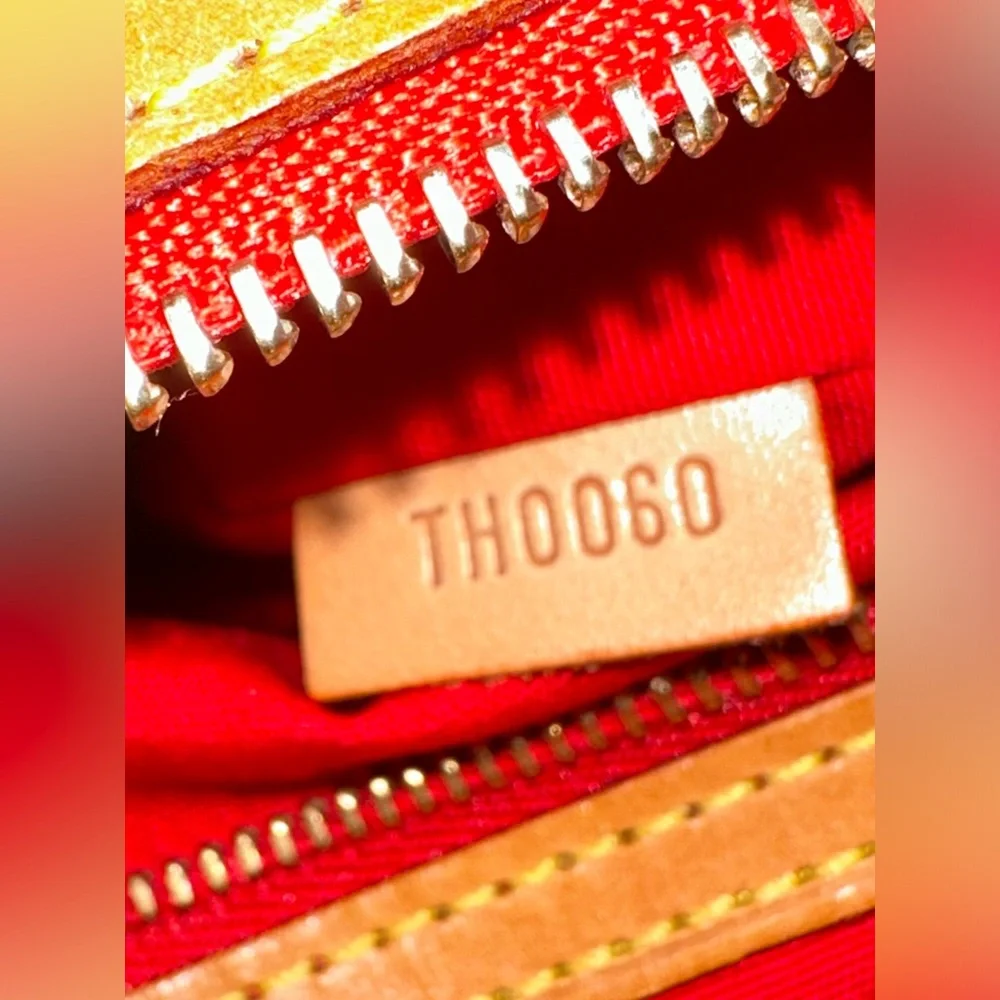 LOUIS VUITTON Red Vernis Tote, Kisslock Vernis wallet & LV Dust Bag EUC! - Picture 11 of 17